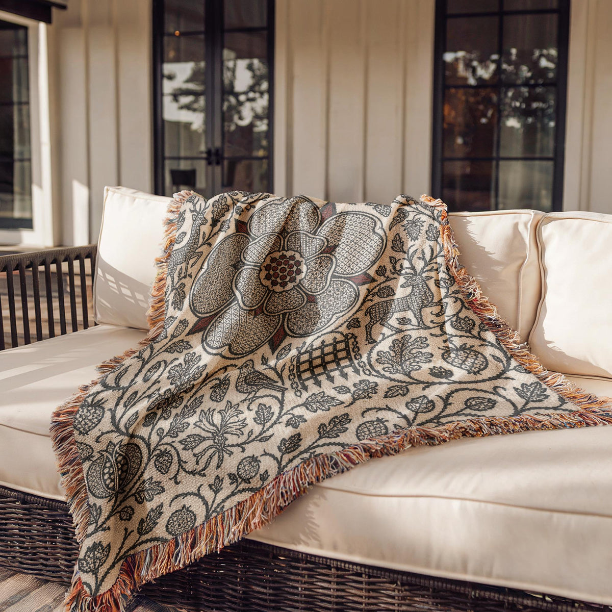 Tudor Rose Woven Blanket